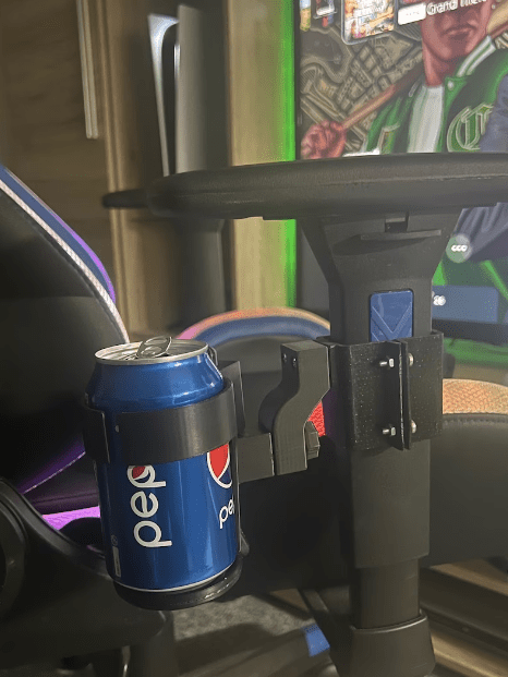 Getränkehalter für Gaming - & Bürostühle – mit verstellbarem Winkel - Exact Designs