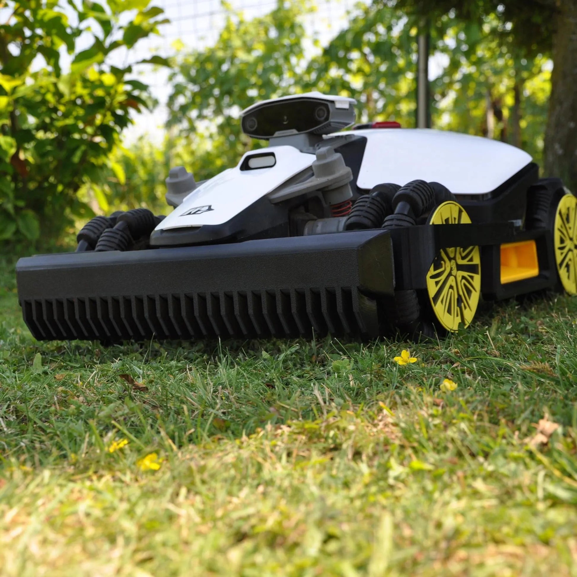 Mammotion Luba Mini – Frontschutz mit Rechenfunktion - Exact Designs