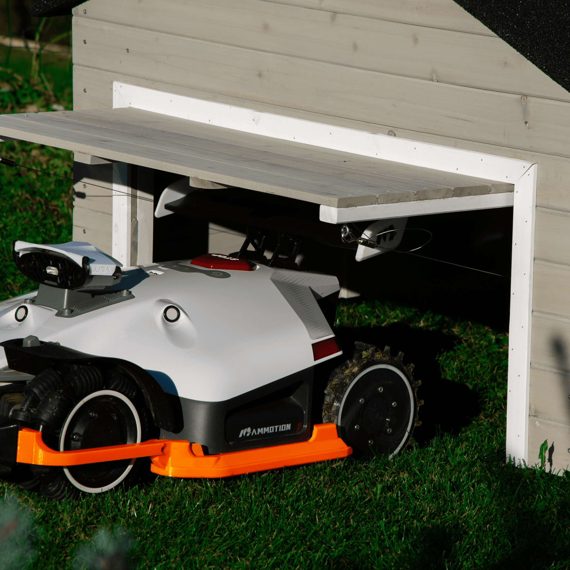 My Robot Home Plus – Automatische Garage für Mähroboter - Exact Designs